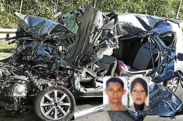 Family of three die in horror Karak crash  T MEDIA